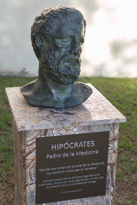 Busto de Hipócrates. Presentación del árbol de Hipócrates donado por la isla de Kos. Facultad de ...