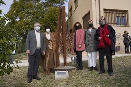 Foto de grupo. Inauguración de la escultura "Otro Vínculo", de Perry Oliver. Facultad d...