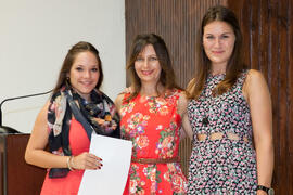 Purificación Zayas con alumnas en su graduación. Centro Internacional de Español. Agosto de 2014