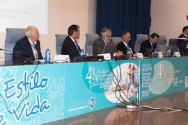 Panel de expertos. 4º Congreso Internacional de Actividad Físico-Deportiva para Mayores. Escuela ...