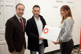 Entrega del premio a Jorge Corrales Zapata, ganador del concurso Málaga 2013: Un año de fotoperio...