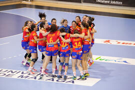 La selección española celebra la victoria. Partido Rumanía - España. Categoría femenina. Campeona...