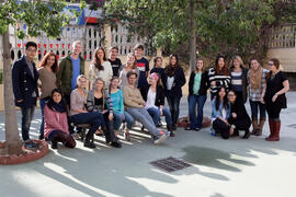 Grupo de alumnos y alumnas en el patio. Centro Internacional de Español. Málaga. Enero de 2015