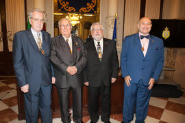 Foto de grupo tras el nombramiento de Eugenio Chicano como miembro de la Real Academia de Bellas ...