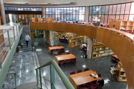 Biblioteca General de la Universidad de Málaga. Campus de Teatinos. Abril de 2013