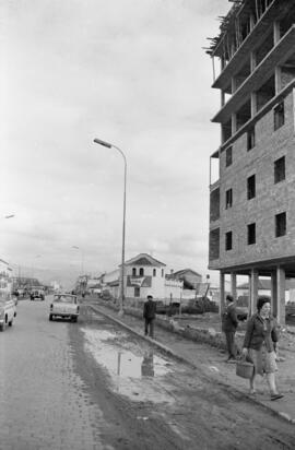 Málaga. Construcción de edificio en la Carretera de Cádiz. Enero de 1963