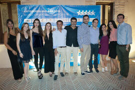 Foto de grupo previa a la cena de gala con motivo del Campeonato del Mundo Universitario de Balon...