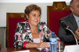 Ana Navarro en el acto de presentación de la Memoria 12-13. Facultad de Ciencias Económicas y Emp...