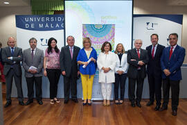 Foto de grupo previa a la presentación de la XIV edición de los Cursos de Verano de la Universida...