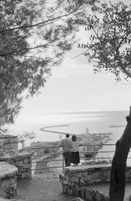 Málaga. Vistas del Puerto y la Malagueta desde el Castillo de Gibralfaro. Diciembre de 1963
