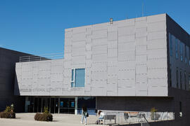 Edificio del Complejo de Estudios Sociales y de Comercio. Campus de Teatinos. Abril de 2021