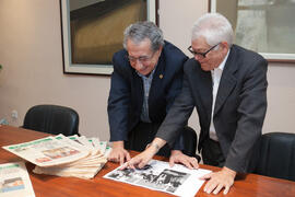 Juan de Dios Mellado y José Ángel Narváez. Firma del convenio para la donación del archivo fotogr...