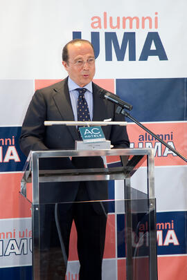 Nombramiento de Antonio Vázquez como Alumno de Honor de la Universidad de Málaga. Foro Alumni UMA...