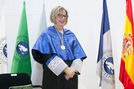 Imposición de la Medalla de Oro de la Universidad de Málaga a Dª. Adelaida de la Calle Martín. Pa...