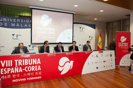 VIII Tribuna España - Corea, "Moving Forward". Edificio del Rectorado. Noviembre de 2013