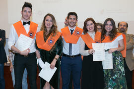 Grupo de alumnos en su graduación de Máster de la Facultad de Ciencias Económicas y Empresariales...