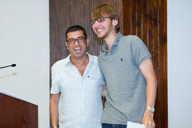 Carlos Javier Duarte con un alumno en su graduación. Centro Internacional de Español. Julio de 2014
