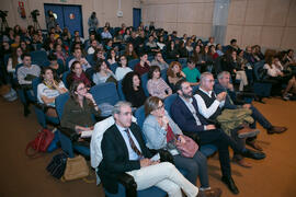 Asistentes a la conferencia "Dialogando", con Pere Estupinyà. Facultad de Ciencias. Oct...