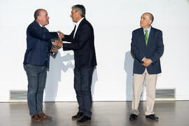 El alcalde de Antequera Manuel Jesús Barón recibe la acreditación para celebrar el Campeonato Uni...