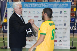 Premio a Máximo Goleador para Johnny Gomes de Brasil. Acto de clausura y entrega de medallas. 14º...