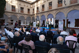 Cristina Cano presenta el acto de inauguración del Campeonato Europeo de Golf Universitario. Ante...