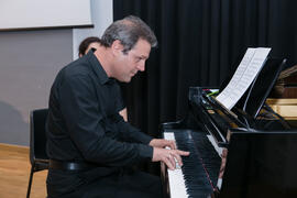 El pianista Ernesto Gabaldón. Graduación y clausura del curso del Aula de Mayores de la Universid...
