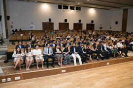 Alumnos en su graduación de los Másters de la Facultad de Ciencias Económicas y Empresariales de ...