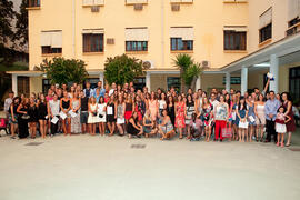 Foto de grupo tras la graduación de los alumnos del CIE de la Universidad de Málaga. Graduación e...