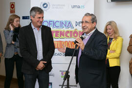 José Francisco Murillo y José Ángel Narváez en la inauguración de la Oficina de Atención al Estud...