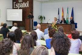 Intervención de una alumna del CIE-UMA en su graduación el Día del Español. Centro Internacional ...