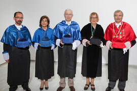 Retrato de grupo tras la investidura como Doctor "Honoris Causa" de Jean-Marie Lehn por...
