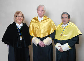 Retrato de Adelaida de la Calle, José Ángel Narváez y Kjell Fuxe como Doctor "Honoris Causa&...