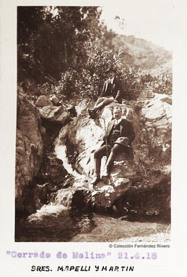 Málaga, Cerrado de Molina, retrato de los excursionistas Srs. Mapelli y Martín. Fotógrafo desconocido.