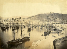 Málaga, panorámica desde la Farola con la Alcazaba y el castillo de Gibralfaro. Autor desconocido.