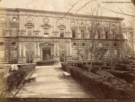 Granada, Palacio de Carlos V, fachada principal. Señán y González.