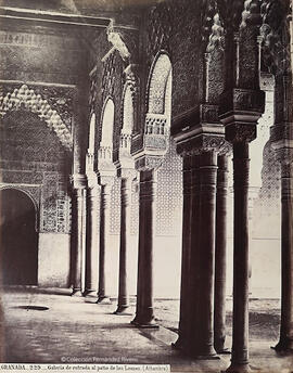 Granada, Alhambra, lateral del patio de los Leones. J. Laurent.