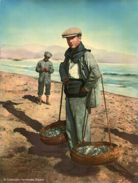 Málaga, un cenachero en la playa de San Andrés. Fotógrafo desconocido.