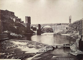 Toledo, puente de Alcántara sobre el Tajo. J. Laurent.