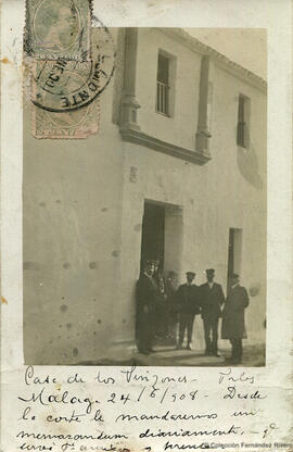 Palos de la Frontera (Huelva), casa de Martín Alonso Pinzón con varios miembros de la Sociedad Colombina Onubense. Fotógrafo desconocido.