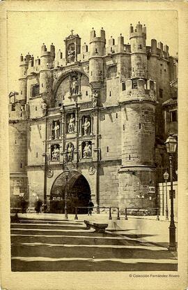 Burgos, Arco de Santa María. Fotógrafo desconocido.