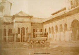 Granada, Alhambra, Patio de los Leones. De Launay.