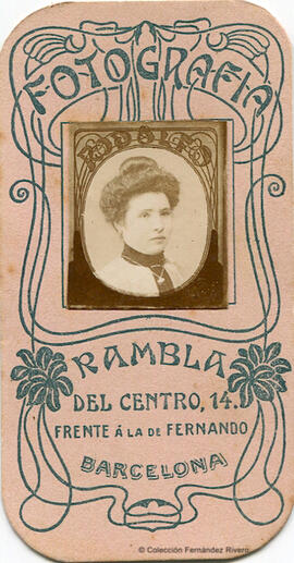 Barcelona, retrato de una señora sin identificar, en formato sello de correos. Fotografía Rodolfo.