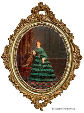 Madrid, retrato en estudio de señora no identificada, apoyada en una silla. Alonso Martínez.