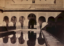 Granada, Alhambra, Patio de los Arrayanes. Dubois.
