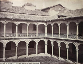 Alcalá de Henares (Madrid), palacio arzobispal, patio. J. Laurent.