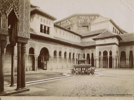 Granada. Alhambra Patio de los Leones, Linares.