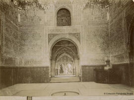 Granada, Alhambra. Sala de las Dos Hermanas. Linares.