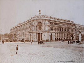 Madrid, plaza de Cibeles y fachada del edificio del Banco de España. Fotógrafo desconocido.
