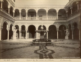Sevilla, Casa de Pilatos, patio con la fuente y las dos estatuas de la diosa Pallas. E. Beauchy