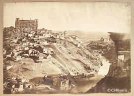 Toledo, panorámica desde el Valle con el Alcázar y el Castillo de San Servando. Charles Clifford